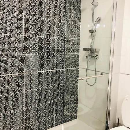 Emblematica - Wifi & Pool Apartmán