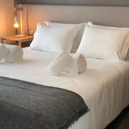 Emblematica - Wifi & Pool Apartmán *