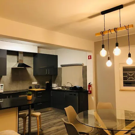Emblematica - Wifi & Pool Apartment